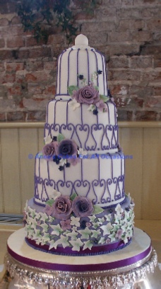 Castle Wedding Cake, Sponge Wedding Cakes, Annes Cakes For All Occasions, Sudbury, Suffolk, Hadleigh, Ipswich, Bury St Edmunds